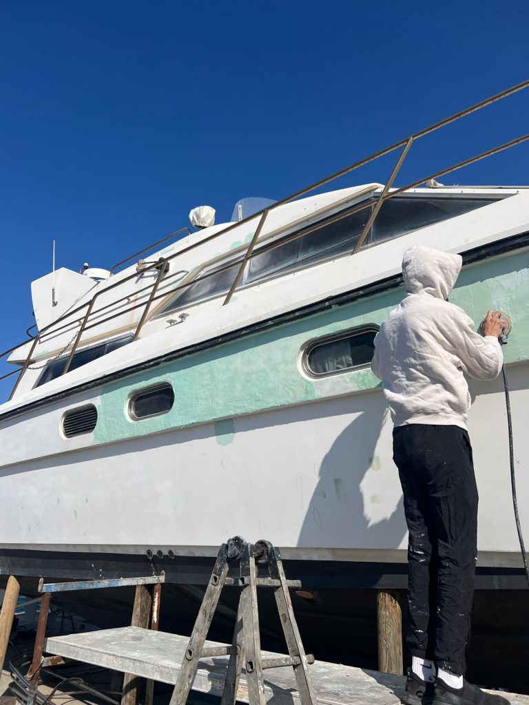 Professional marine engine maintenance in Empuriabrava by MMS